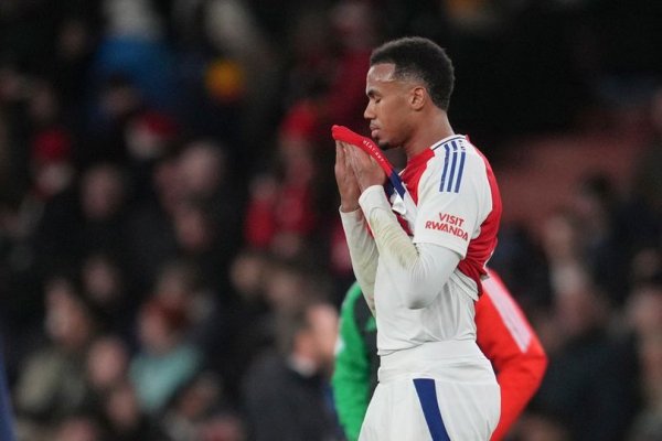 Mùa này là khác nhau. Arsenal 