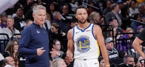 Warriors đã ký hai hợp đồng li