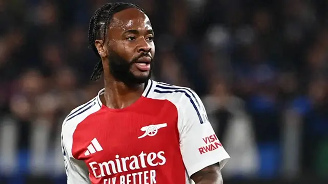 Naples tìm cách thuê Sterling,